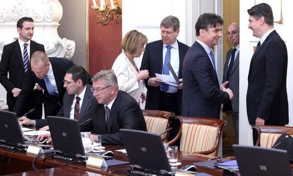 6973.vlada