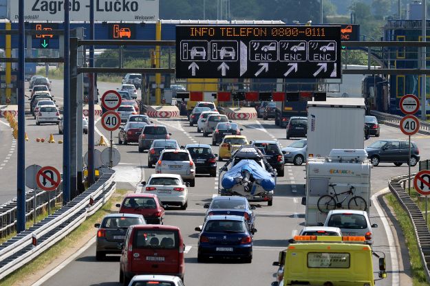 7151.lucko vikend