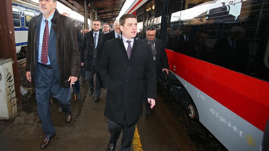 2016 2 16 hac ce dici kredit od 500000 eura da bi platio kon