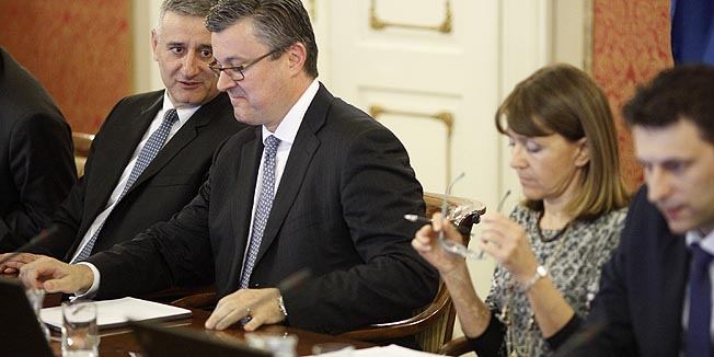 2016 4 14 celni ljudi strateskih tvrtki birat ce se javnim n