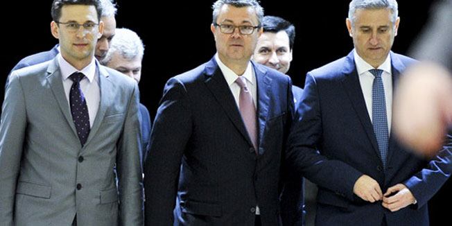 2016 4 18 sve napetiji odnosi u banskim dvorima nakon gotovo