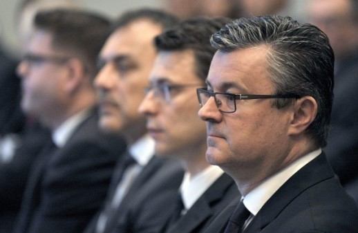 2016 4 24 hrvatska na rasprodaji maske su pale