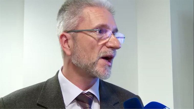 2016 4 4 sever petrovu prestanite fingirati zauzetost za op