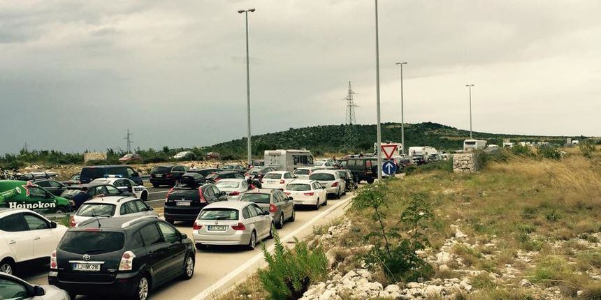 2016 7 16 hac u cudu zbog kaosa kod odmaralista tj odmorista