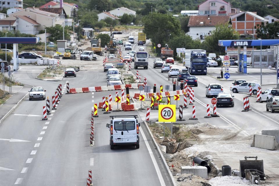 2016 8 26 sanader je najavljivao da ce cesta biti gotova za 
