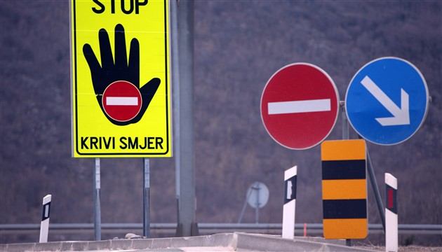 2017 1 6 kako postupiti kad je na autocesti vozac koji vozi