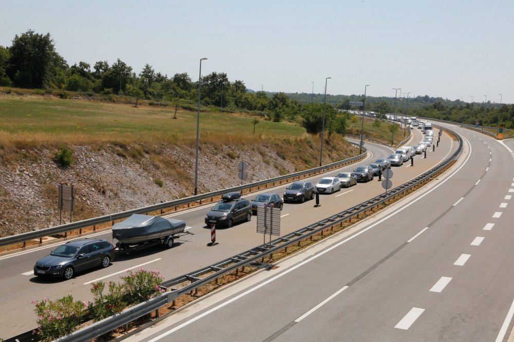 2017 8 29 cestari obaraju rekorde prihodi rastu u nebo