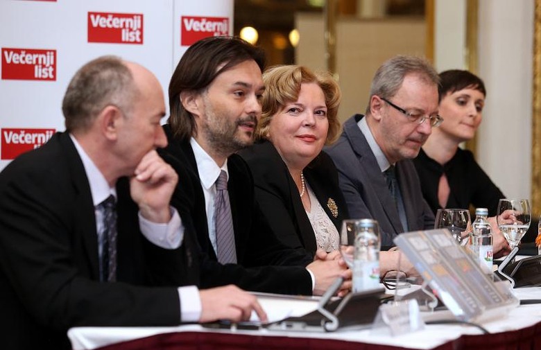 8206.predstavljanje knjige