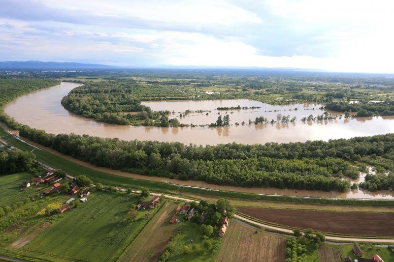 8376.poplave rajevo selo