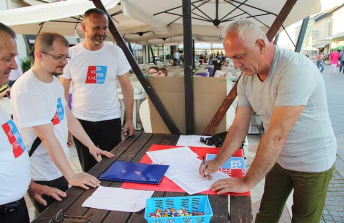 9630.na standu s borom grubisicem